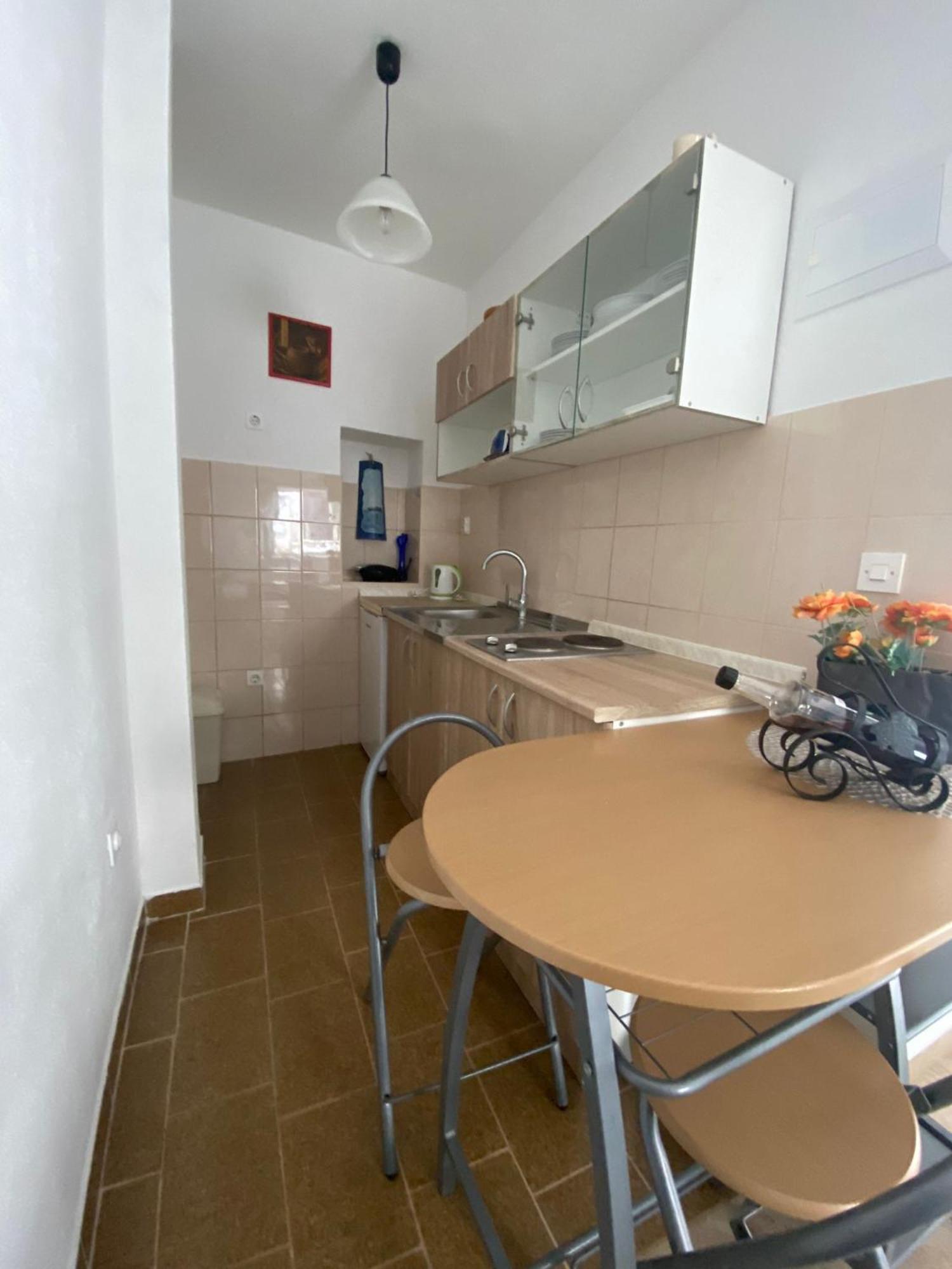 Mate Apartments Kastela Bilik gambar